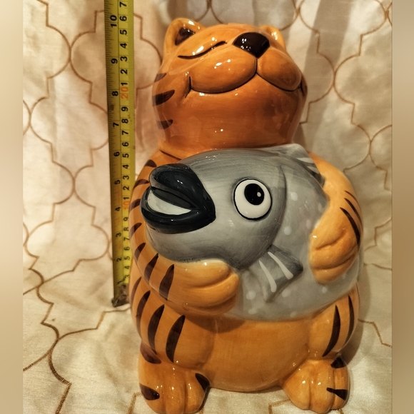 Cookie Jar Cat Holding Fish CKAO yellow cat Vintage in great condition - Picture 10 of 11
